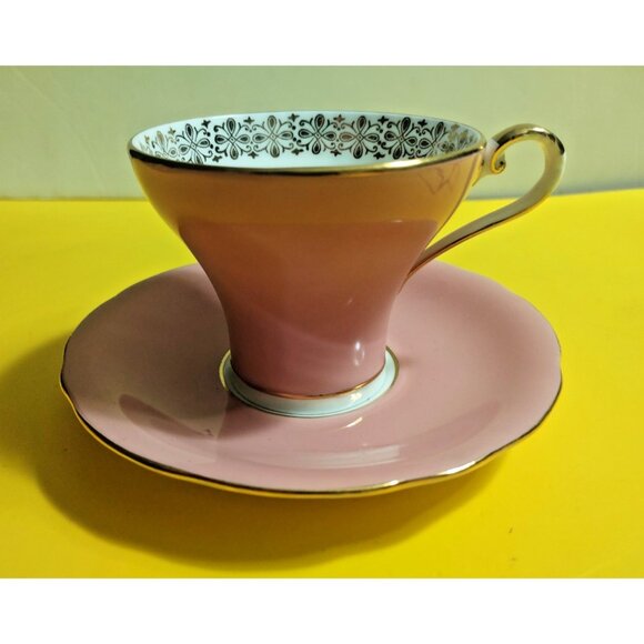 Aynsley Corset Shape Cup & Saucer set Pink Gold Filigree - Picture 6 of 10